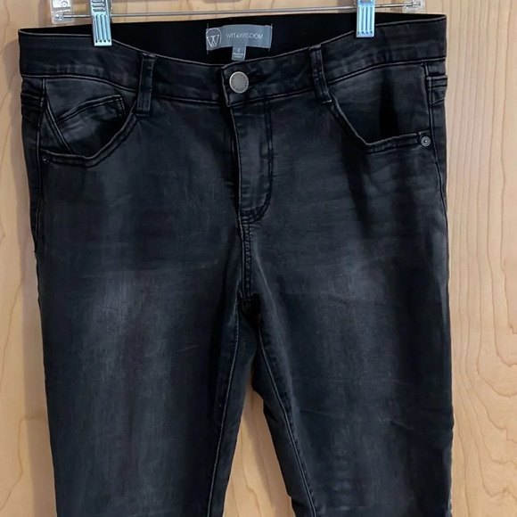 Wit & Wisdom Ab’Solution Black skinny jeans - 8 - Picture 3 of 12